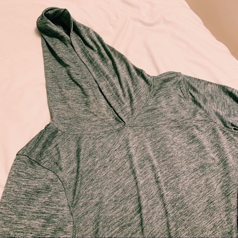 gray running top - Picture 2 of 4